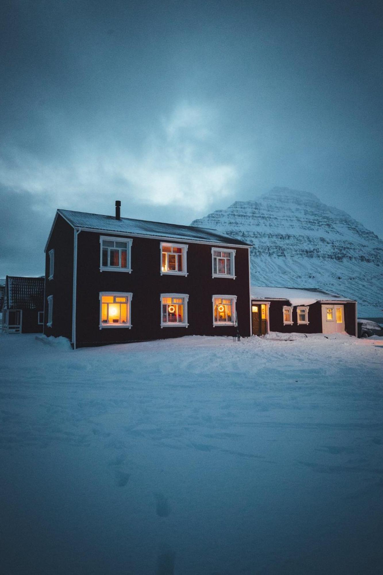 Mjoeyri Travel Homes * Eskifjorthur